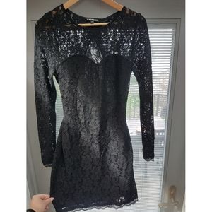 ▪Express▪Fitted lace dress w/ cutouts